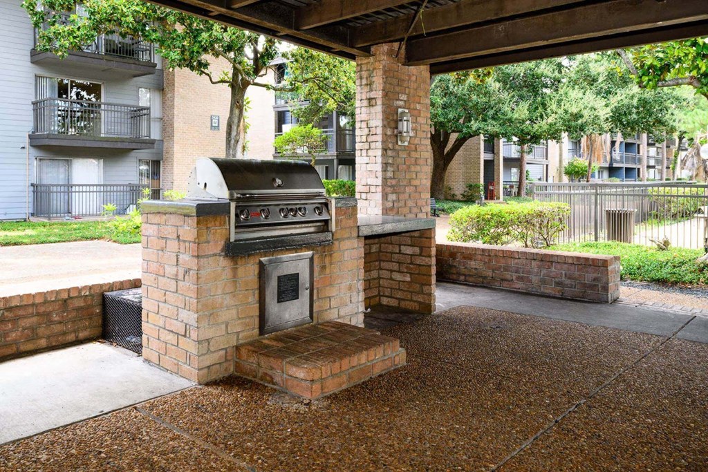 Community Grilling Station at Park at Voss Apartments, The Barvin Group, Houston, TX, 77057