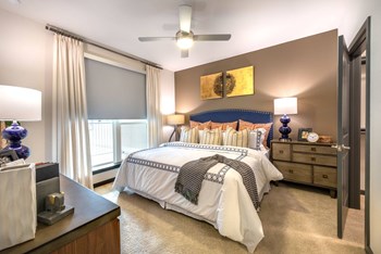 3001 Crockett Street Studio-2 Beds Apartment for Rent - Photo Gallery 32