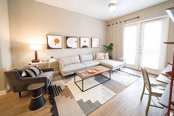 Large One Bedroom 744 square feet