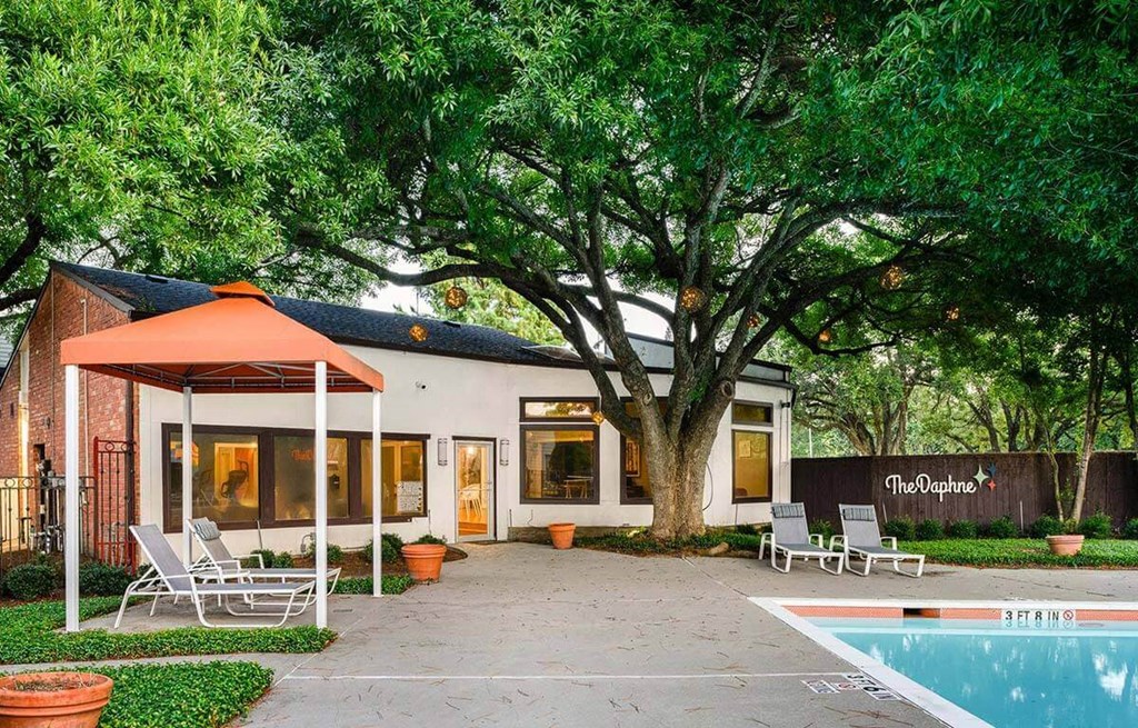 Poolside Lounge Area at The Daphne Apartments, The Barvin Group, Houston, TX