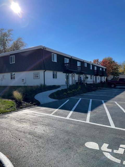 the building where the motel is located