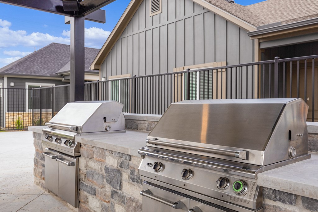 Outdoor Grill Area at Avilla Boat Club, Fort Worth, TX 76179