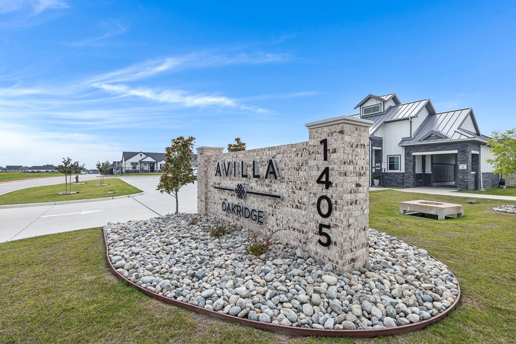 Welcome to your new home at Avilla Oakridge!