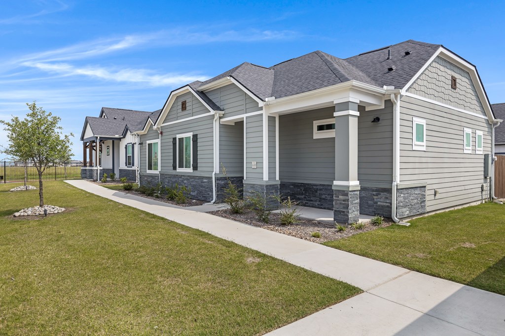 No shared walls at Avilla Oakridge in Forney, TX.