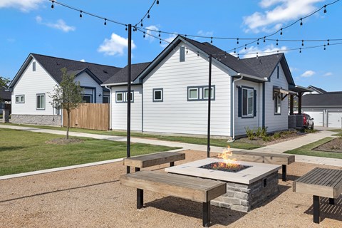 Outdoor Firepit at Avilla Traditions Apartments, Grand Prairie, TX, 75052