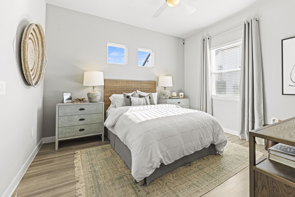 Primary bedroom at Avilla Lakeridge in Arlington, TX 76002.