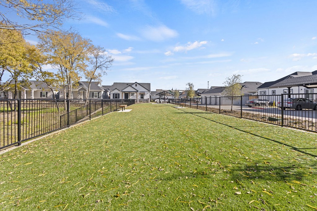 Dog Park and green spaces at Avilla Lakeridge in Arlington, TX 76002.