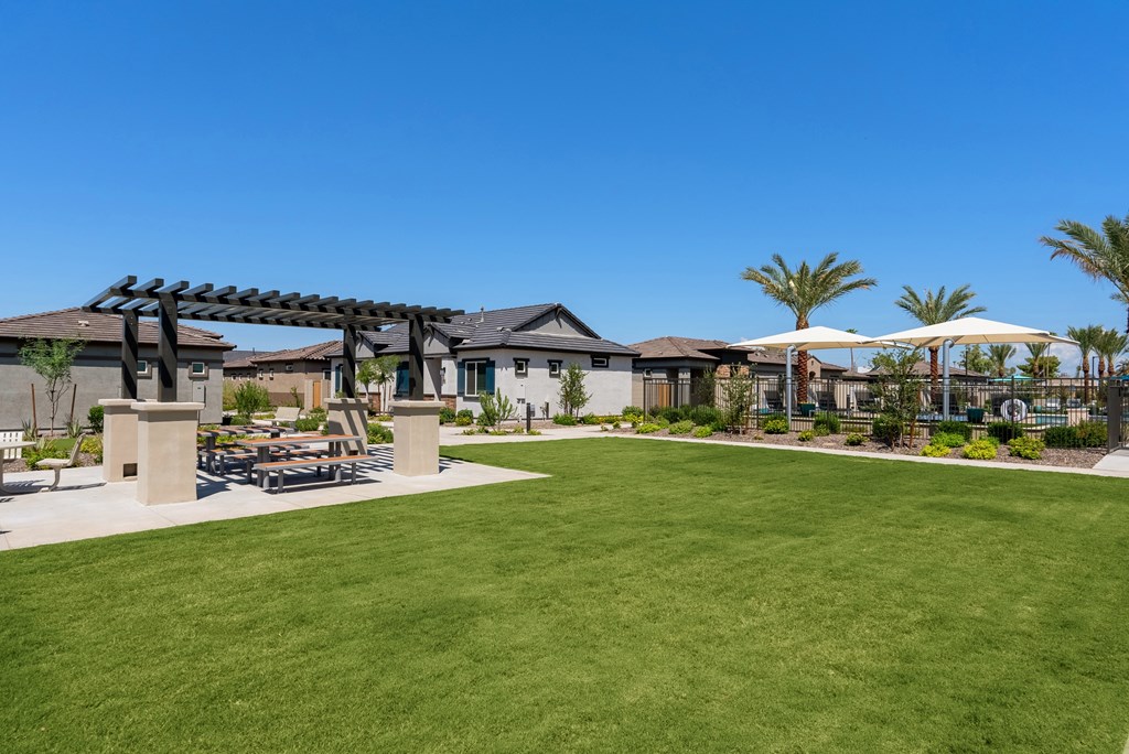 Outdoor Green Space at Avilla Palomino, Glendale, AZ 85302