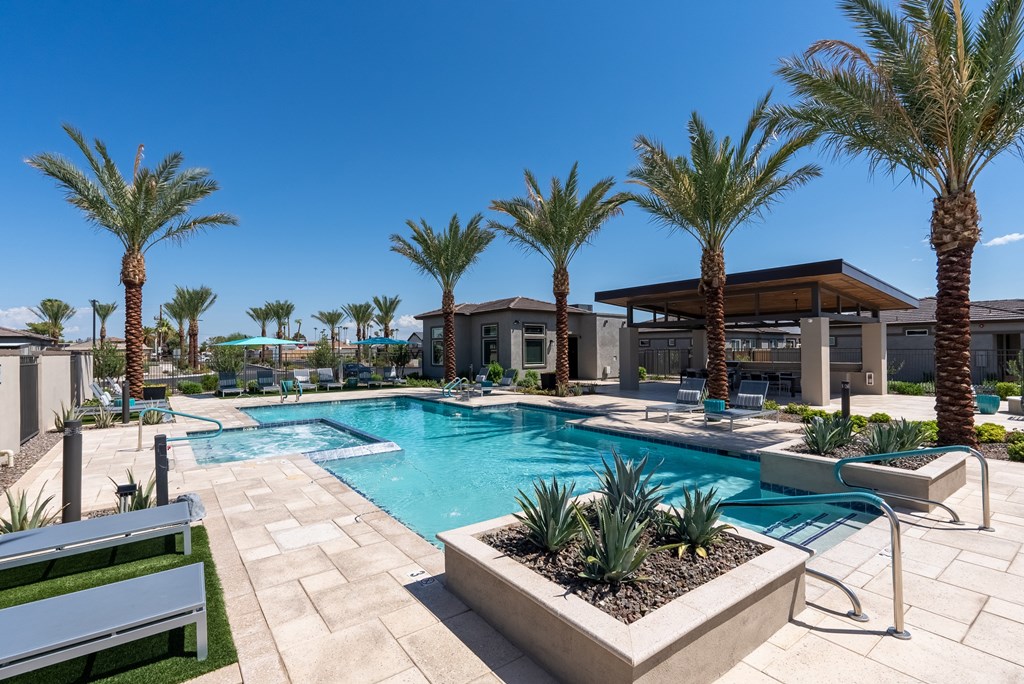 Resort Style Pool & Hot Tub at Avilla Palomino, Glendale, AZ 85302