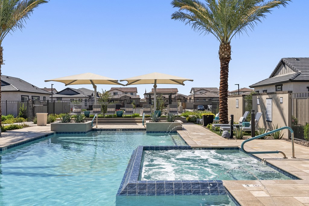 Resort Style Pool & Hot Tub at Avilla Palomino, Glendale, AZ 85302