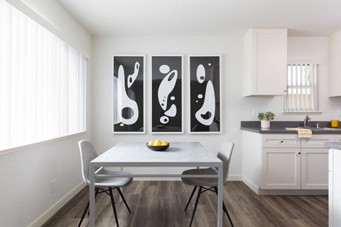 Decor at Santa Rosa Oaks, Santa Rosa, 95401
