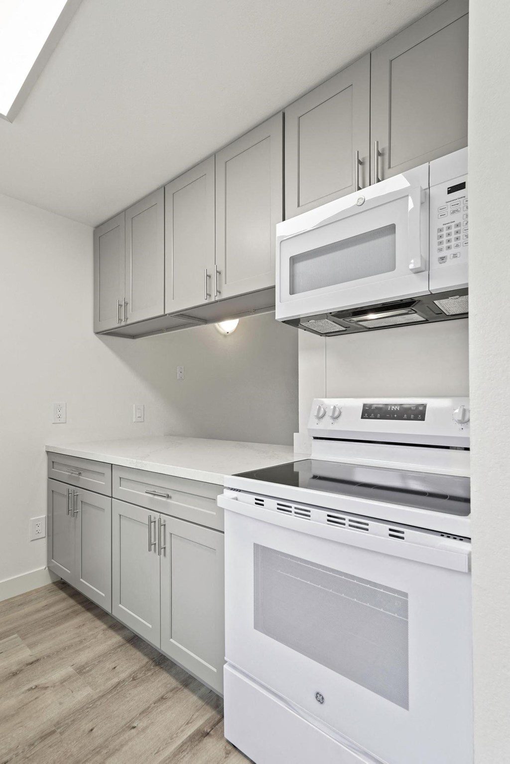 kitchen with a microwave above the stove at Stony Creek Apartments, Santa Rosa, California