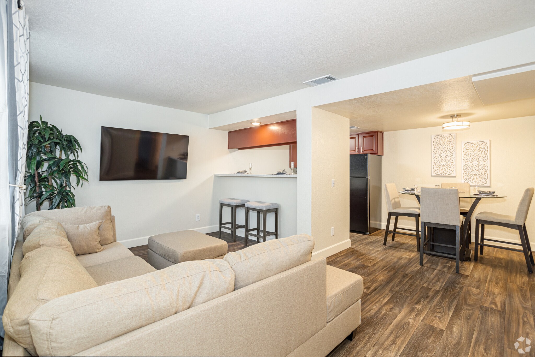 Spring Creek Apartments is a similar property to The Crest At Citrus Heights (55+) located in Citrus Heights