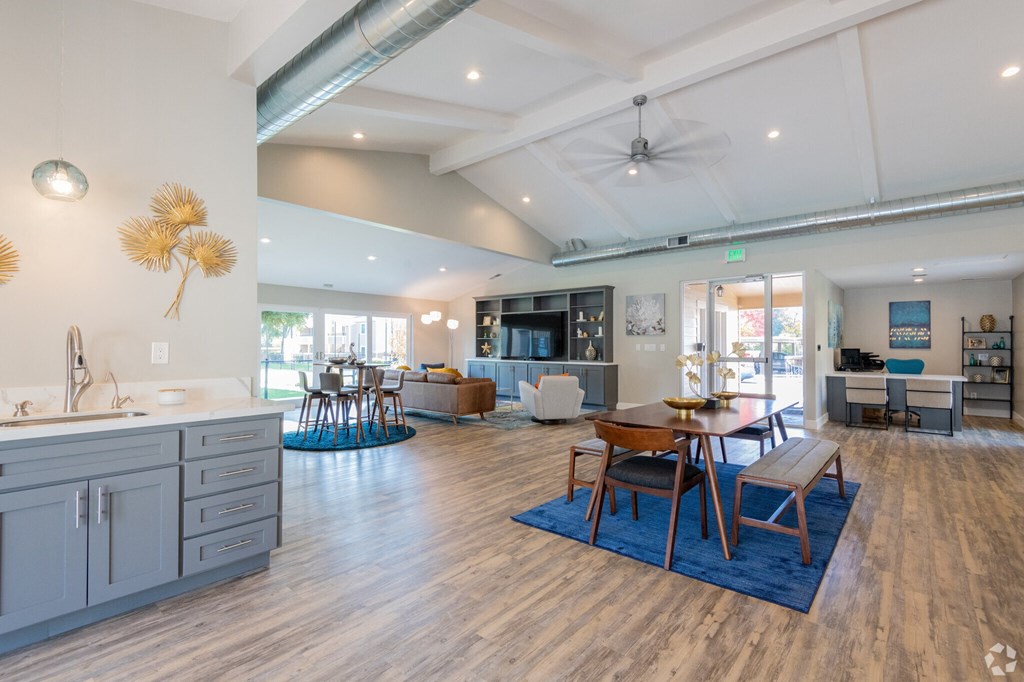 the preserve at ballantyne commons living room and dining room