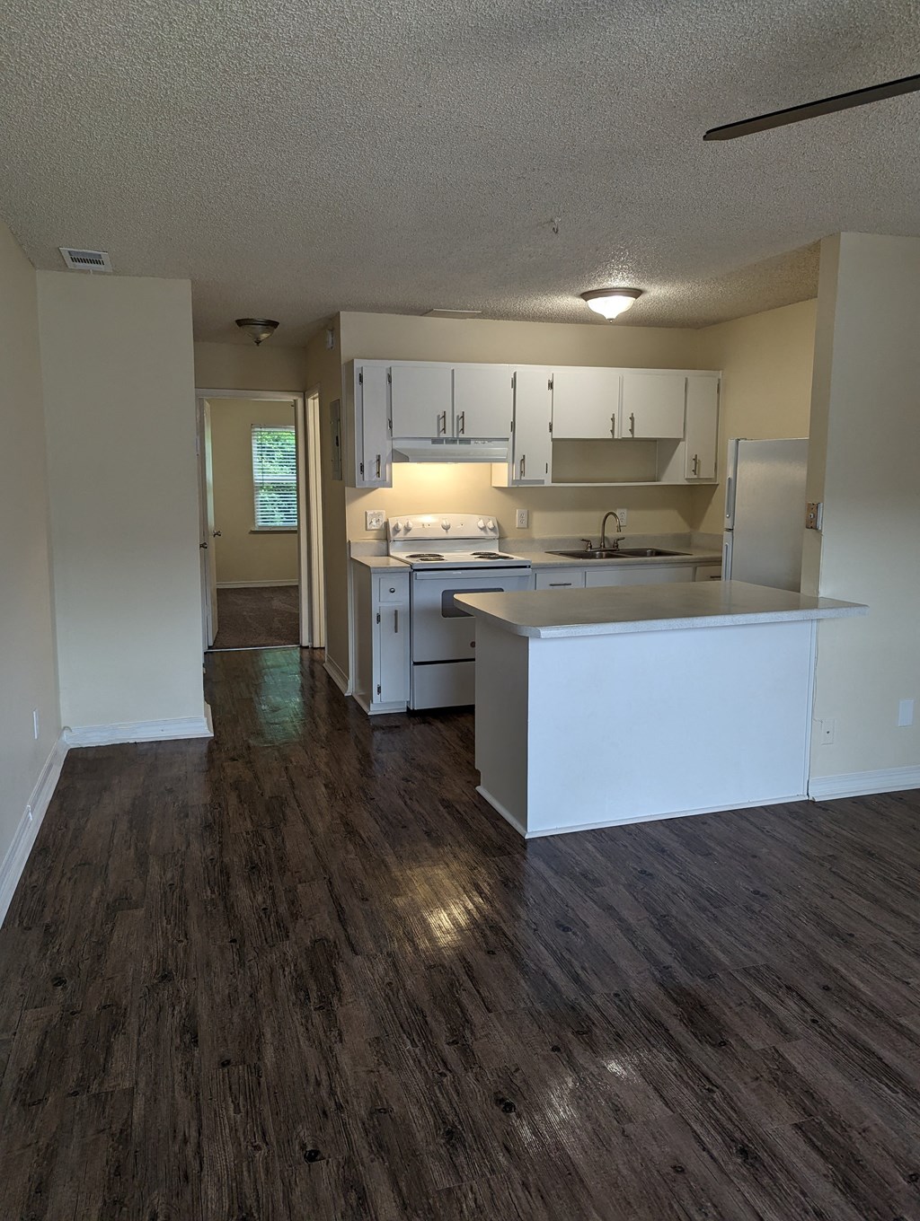 Open kitchen floorplan in one bedroom
