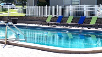 Refreshing Pool with Pool deck - Photo Gallery 4