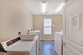 Laundry room at The Reserves of Thomas Glen, Shepherdsville, 40165 - Photo Gallery 23