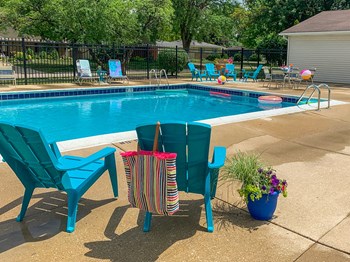 Swimming Pool area at Fox Run Apartments, St. Charles, Illinois - Photo Gallery 14