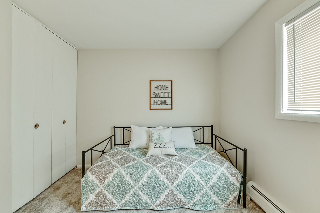 Second bedroom (2 bed) or office at Aspen Ridge Apartments in West Chicago Illinois 60185