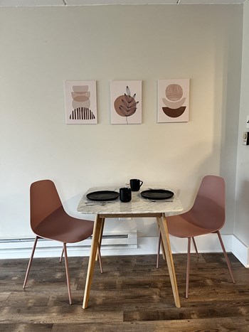 Renovated Dining Area Fox Run Apartments - Photo Gallery 4