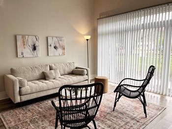 Apartment Renovated Living Room Fox Run Apartments - Photo Gallery 3