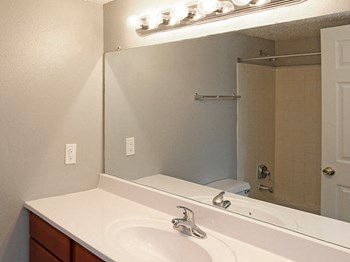1081-1097 Shayler Road 2 Beds Apartment for Rent - Photo Gallery 5