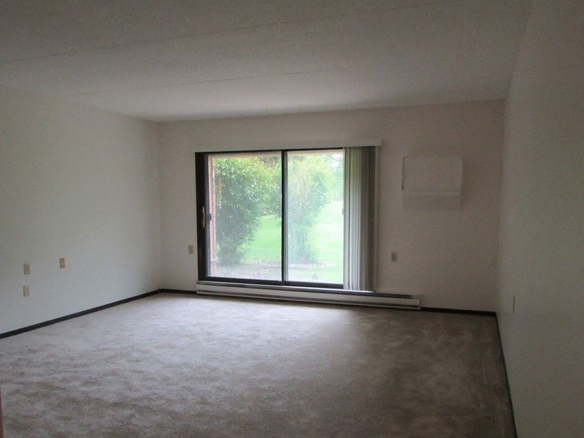 Roseville Seniors Apartments, 1045 Larpenteur Ave. W., Roseville, MN