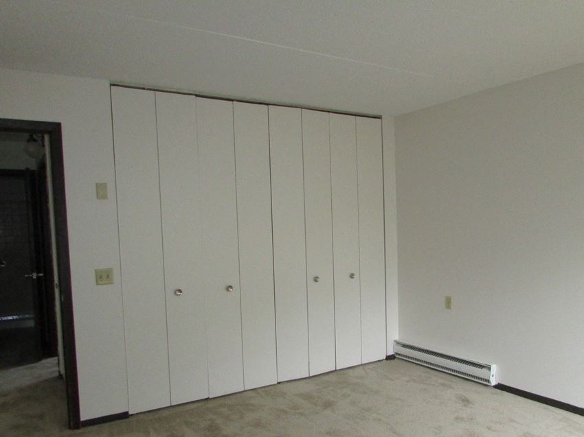 Roseville Seniors Apartments, 1045 Larpenteur Ave. W., Roseville, MN