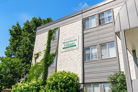 the building where the hotel is located