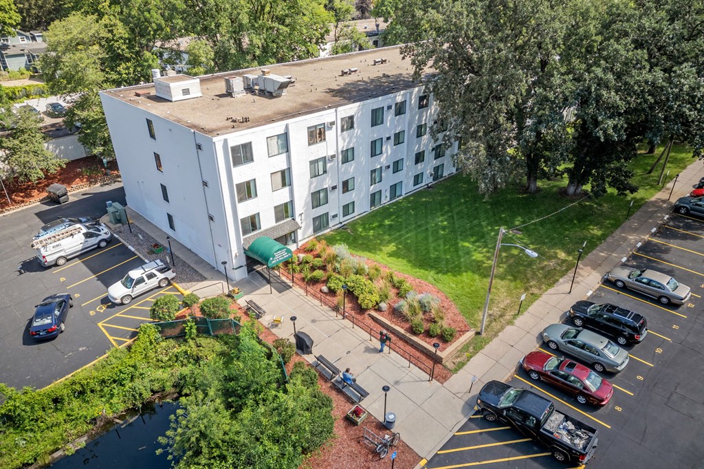 the building in which the hotel is located