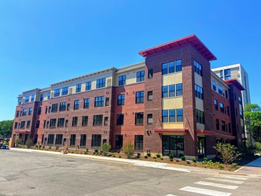 604 Mainstreet 3 Beds Apartment for Rent