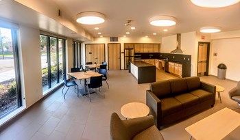 604 Mainstreet 1-3 Beds Apartment, Affordable for Rent - Photo Gallery 2