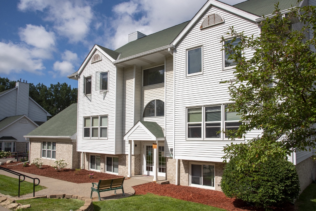 Hamline Park's Greenbrier Apartments