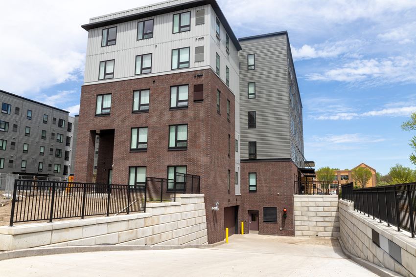 Olson Park Apartments, 1301 Olson Memorial Highway, Minneapolis, MN