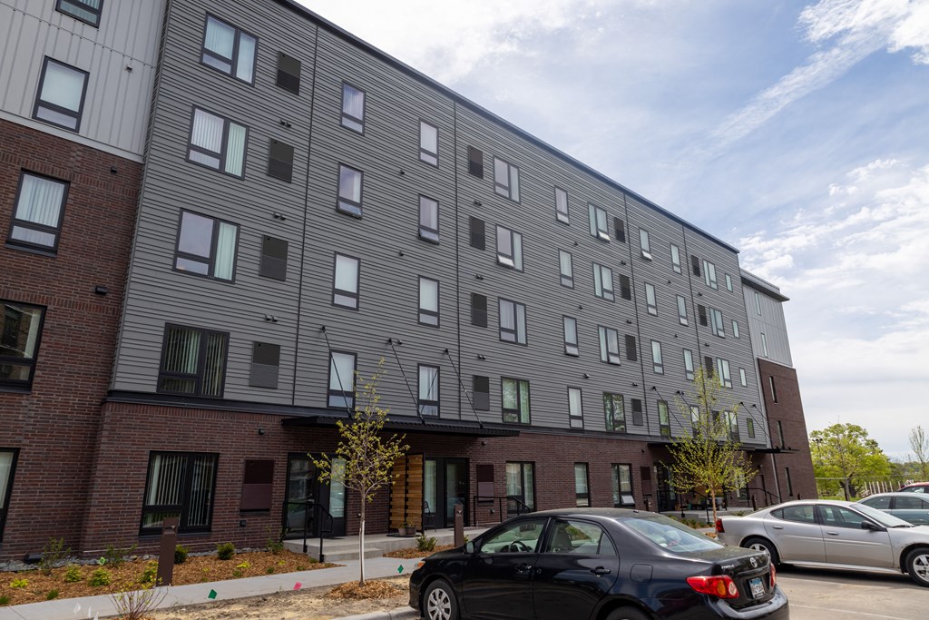 Olson Park Apartments, 1301 Olson Memorial Highway, Minneapolis, MN