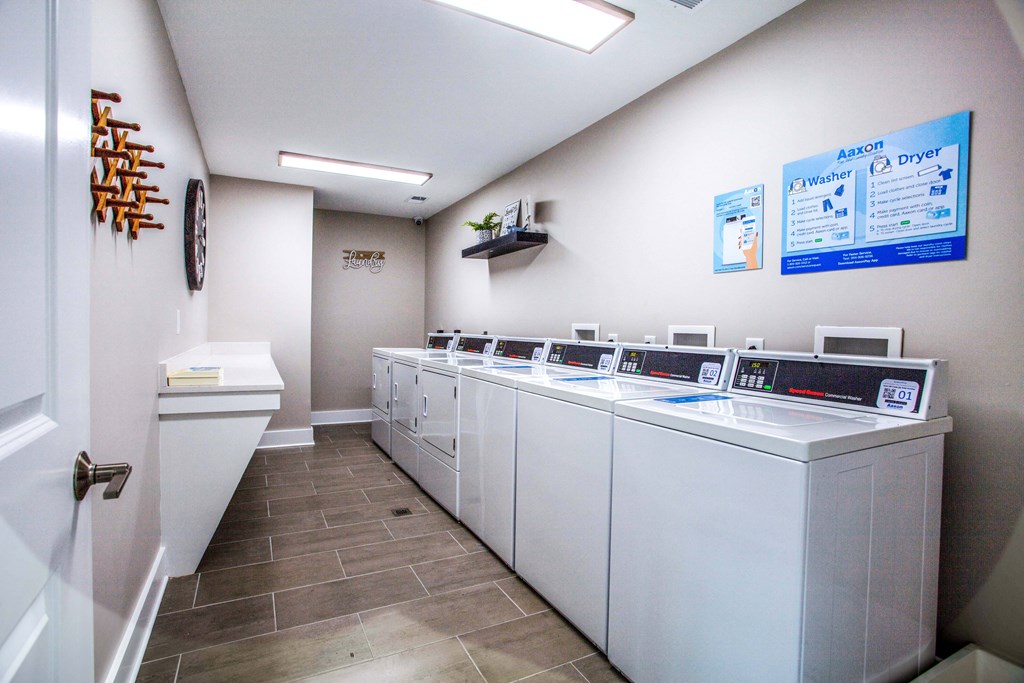 Castaways at Hidden Harbor Apartments