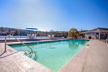 Castaways at Hidden Harbor Apartments - Photo Gallery 3