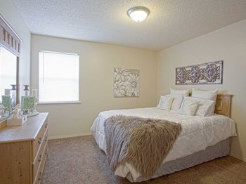 909 Holmes Road 1-2 Beds Apartment for Rent - Photo Gallery 5