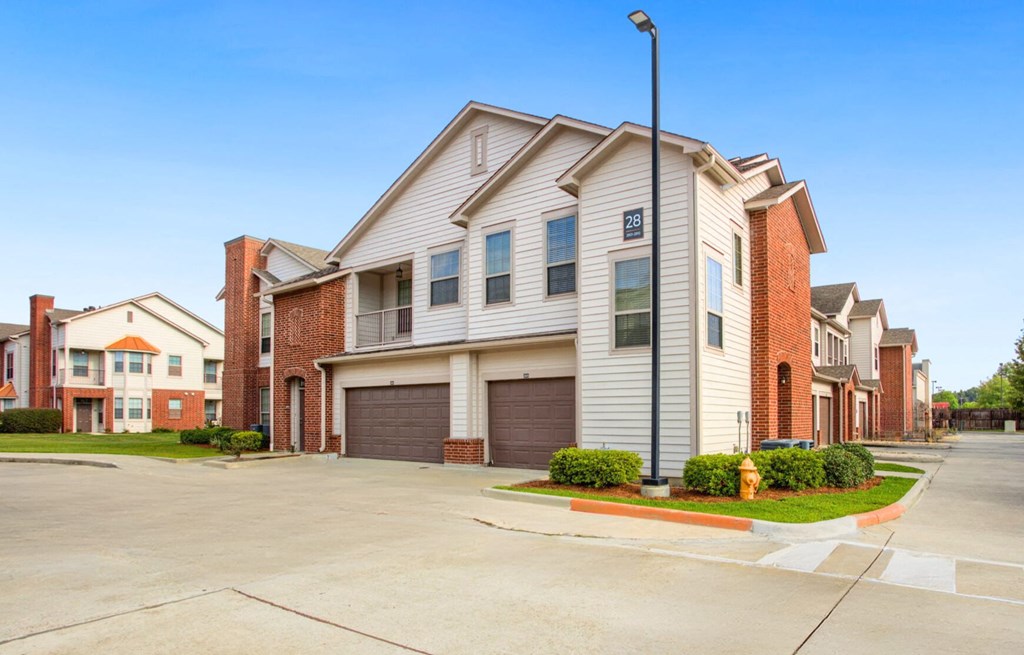 exterior view at the regency woods apartments in pascagoula, ms