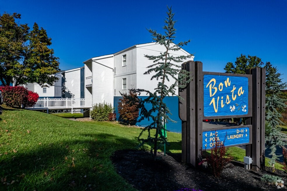 Entrance to Bon Vista and the Villas