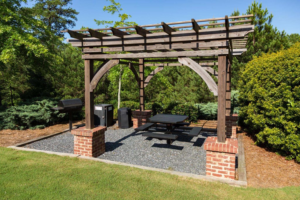 Picnic area The Ansley Apartments in  Macon Georgia