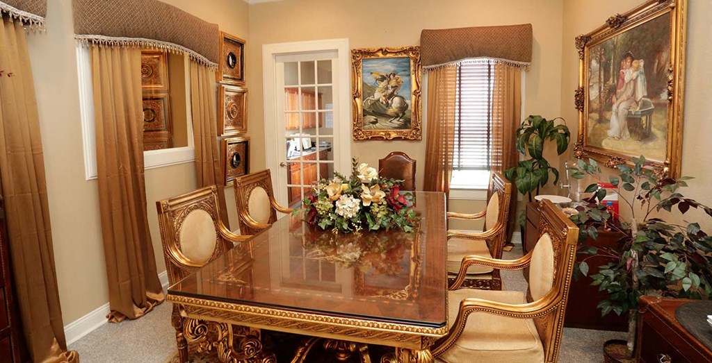 Versailles in North Little Rock Apartments