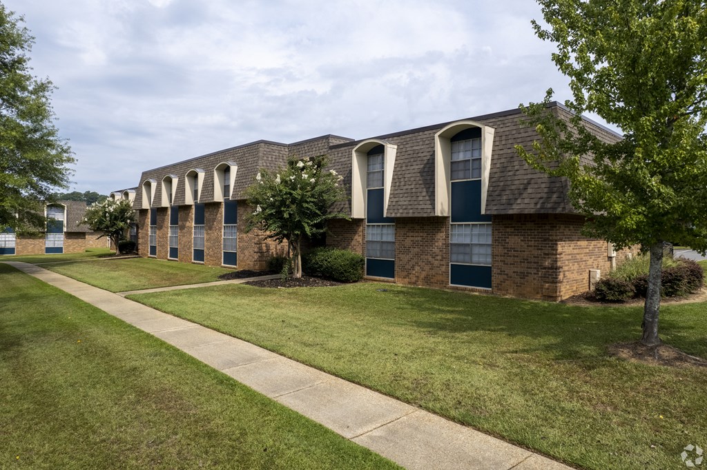 Oak Manor Apartments in Meridian MS