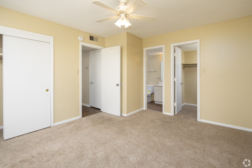 Oak Manor Apartments in Meridian MS