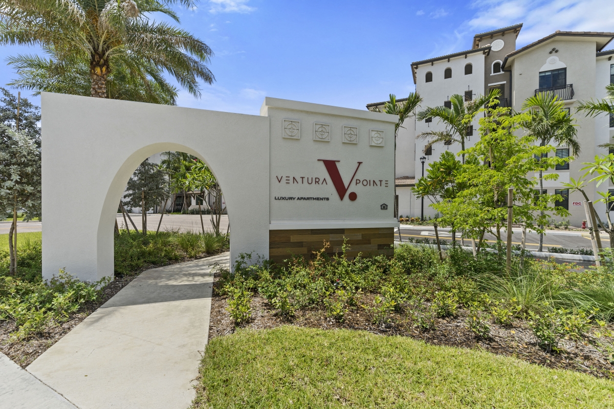 Ventura Pointe Apartments In Pembroke Pines