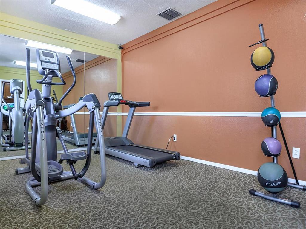 Carlyle Court Apartments