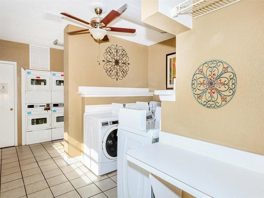 Carlyle Court Apartments