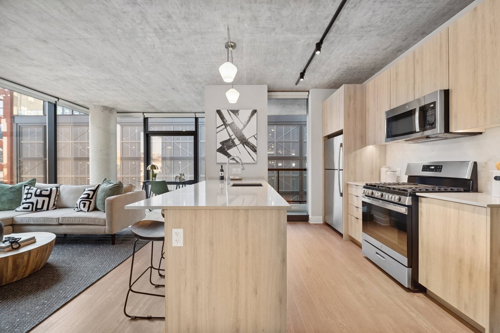 Sage West Loop | 1 bedroom and 2 bedroom Units with high end finishes and expansive layouts