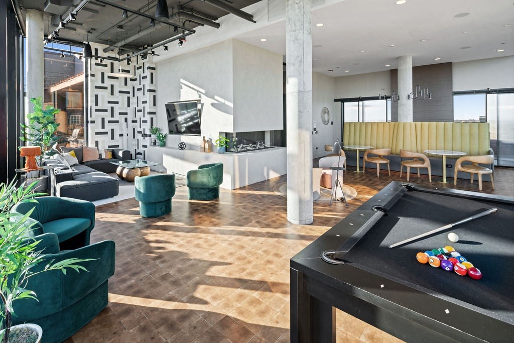 Rooftop resident loung