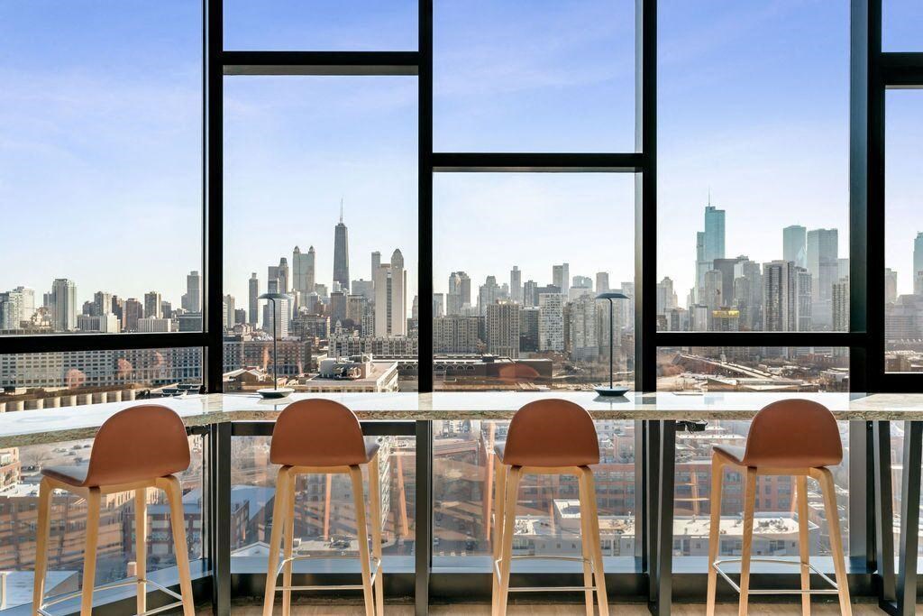 sky line views from Avenir River West apartments in Chicago
